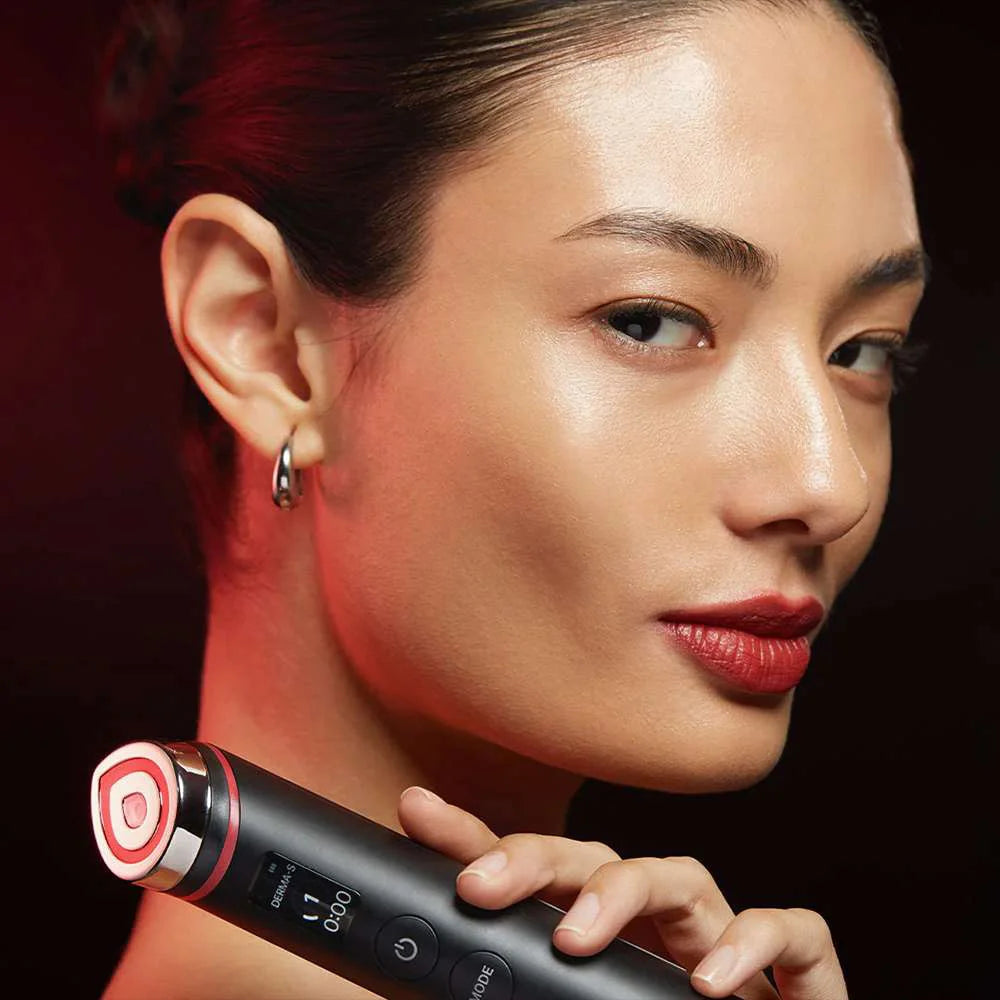 Medicube Beauty Device Age-R Booster Pro Black LED red blue purple green brightening volumizing firming hydrating sebum control K Beauty World 